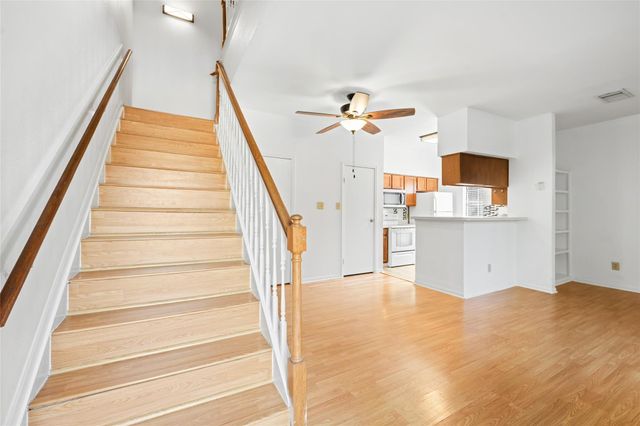 7575 Cambridge Street 1304, Houston, TX 77054