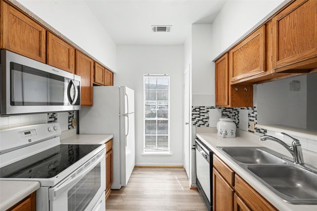 7575 Cambridge Street 1304, Houston, TX 77054