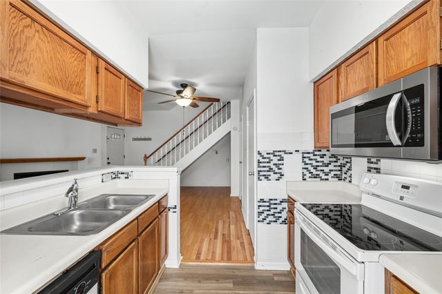 7575 Cambridge Street 1304, Houston, TX 77054