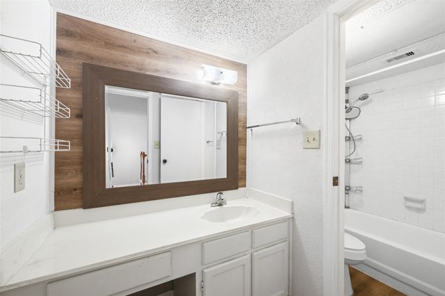 7575 Cambridge Street 1304, Houston, TX 77054