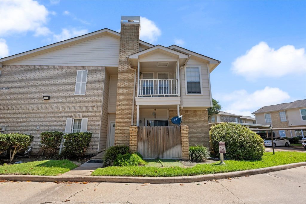 7575 Cambridge Street 1304, Houston, TX 77054