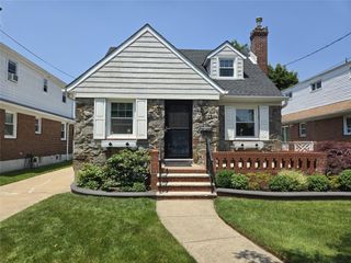 29 Irving Street, Valley Stream, NY 11580