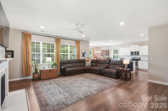 7735 Stonehouse Drive, Gastonia, NC 28056
