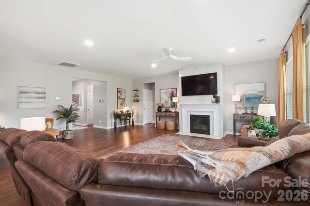 7735 Stonehouse Drive, Gastonia, NC 28056