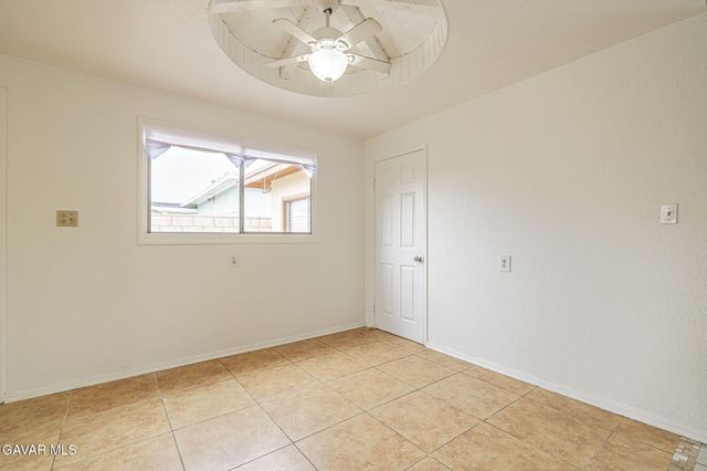 1238 W H15, Lancaster, CA 93534