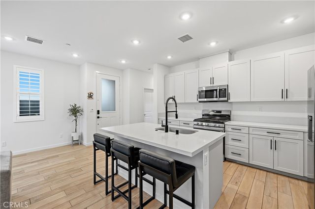 16010 Sunny Court, Fontana, CA 92336