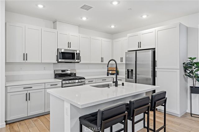 16010 Sunny Court, Fontana, CA 92336