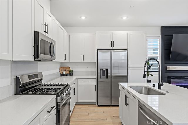 16010 Sunny Court, Fontana, CA 92336