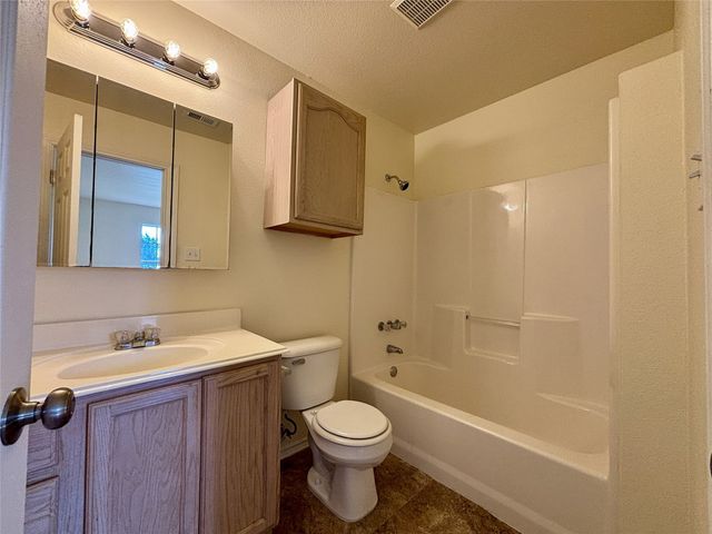 2001 Solomon Drive, Commerce, TX 75428