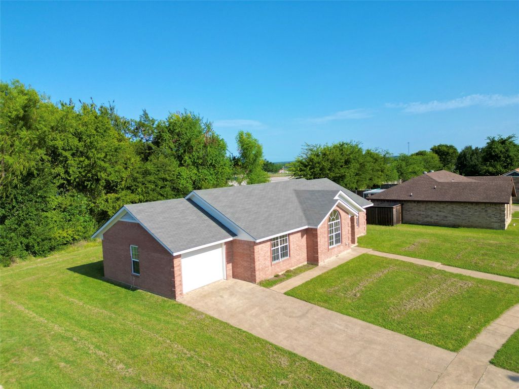 2001 Solomon Drive, Commerce, TX 75428