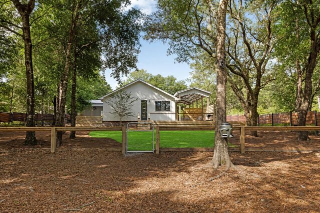 1650 Caswell Road, Defuniak Springs, FL 32433