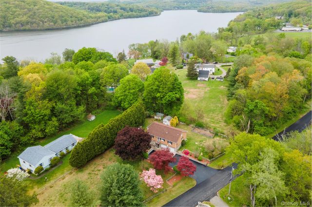 33 Arbor Lane, Brewster, NY 10509