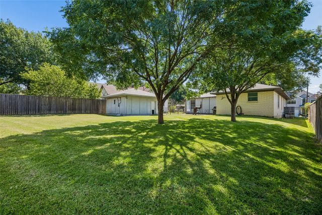 8011 Eagle Trail, Dallas, TX 75238