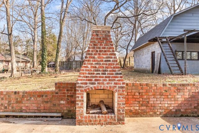 13101 Harrowgate Rd, Chester, VA 23831