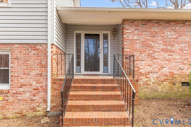 13101 Harrowgate Rd, Chester, VA 23831