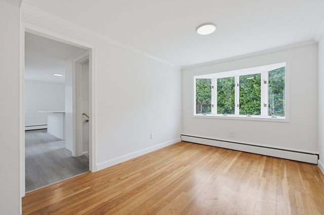 16 Westmont Cir, Shrewsbury, MA 01545