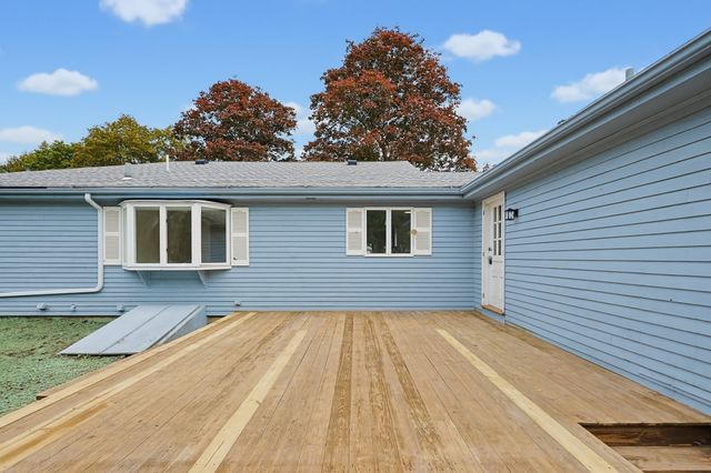 16 Westmont Cir, Shrewsbury, MA 01545