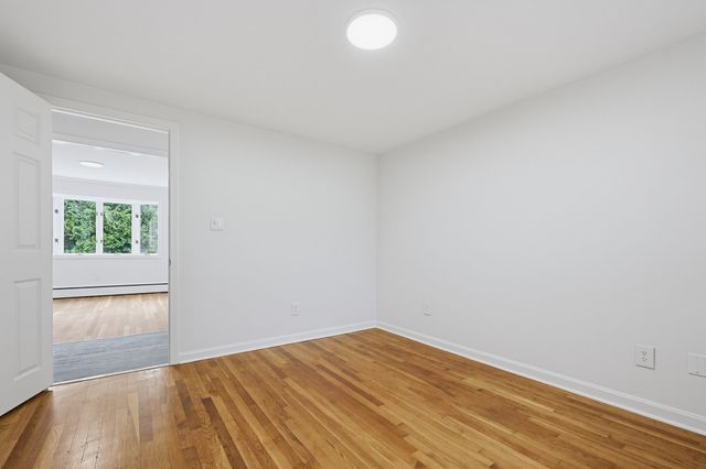 16 Westmont Cir, Shrewsbury, MA 01545