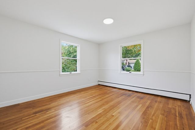 16 Westmont Cir, Shrewsbury, MA 01545