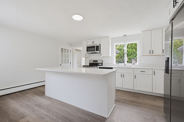 16 Westmont Cir, Shrewsbury, MA 01545