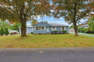 16 Westmont Cir, Shrewsbury, MA 01545