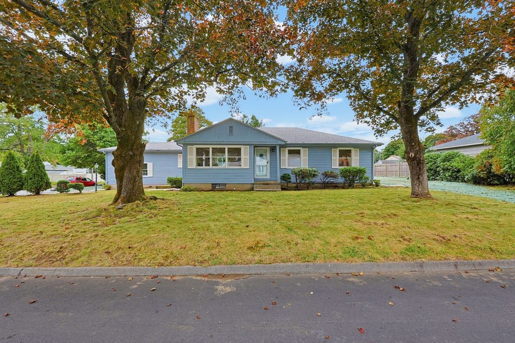 16 Westmont Cir, Shrewsbury, MA 01545