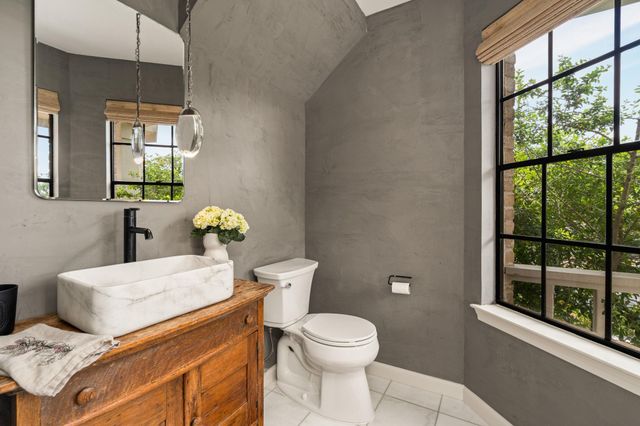 6529 Heron DR, Austin, TX 78735