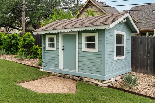 6529 Heron DR, Austin, TX 78735