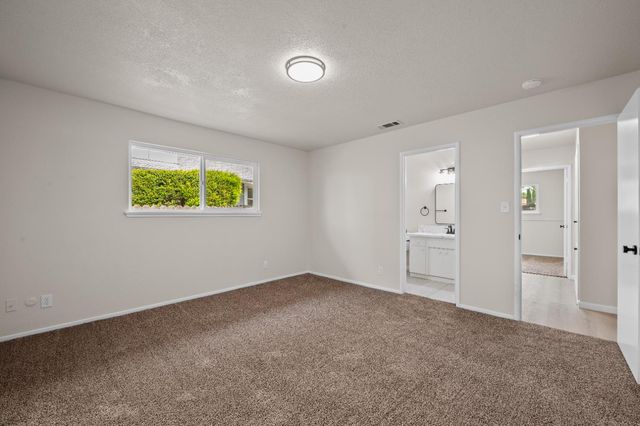 1555 N Roosevelt Avenue, Fresno, CA 93728