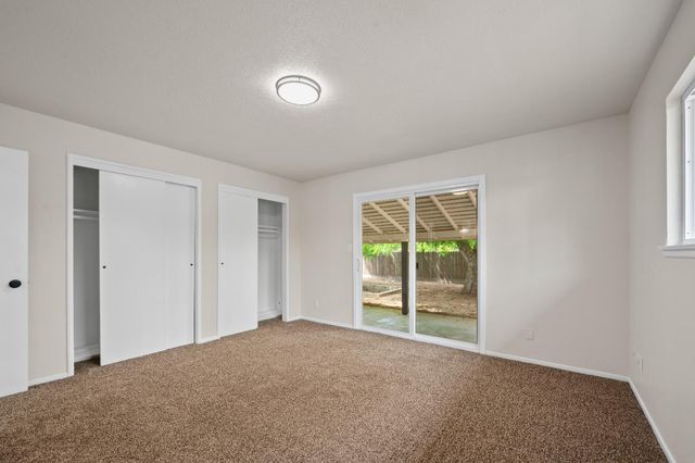 1555 N Roosevelt Avenue, Fresno, CA 93728