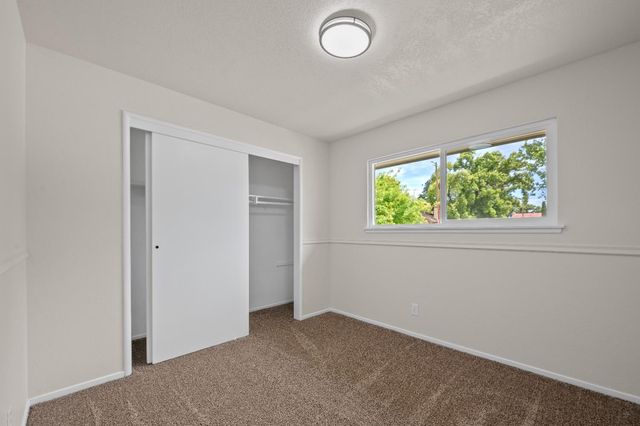 1555 N Roosevelt Avenue, Fresno, CA 93728