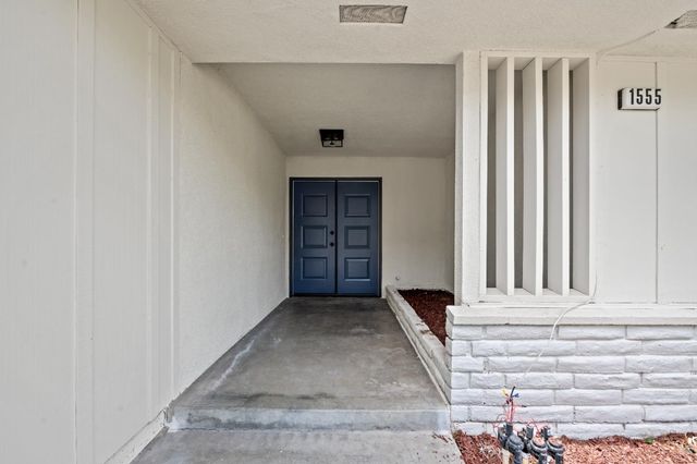 1555 N Roosevelt Avenue, Fresno, CA 93728