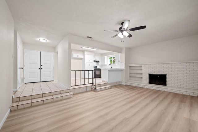 1555 N Roosevelt Avenue, Fresno, CA 93728