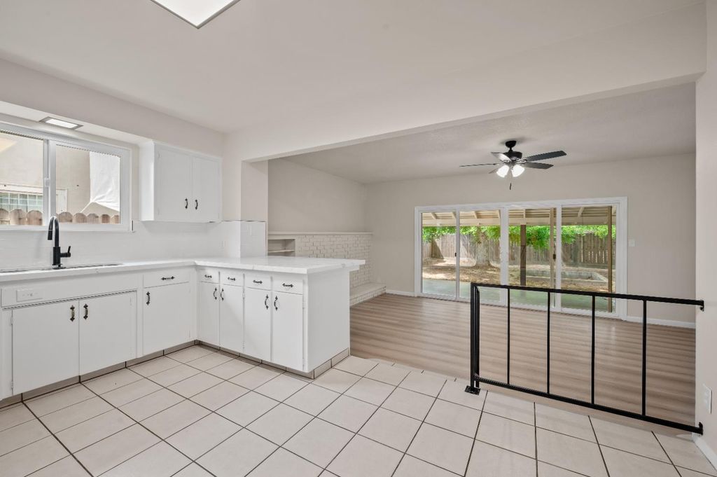 Image 10 of property listing at 1555 N Roosevelt Avenue, Fresno, CA 93728