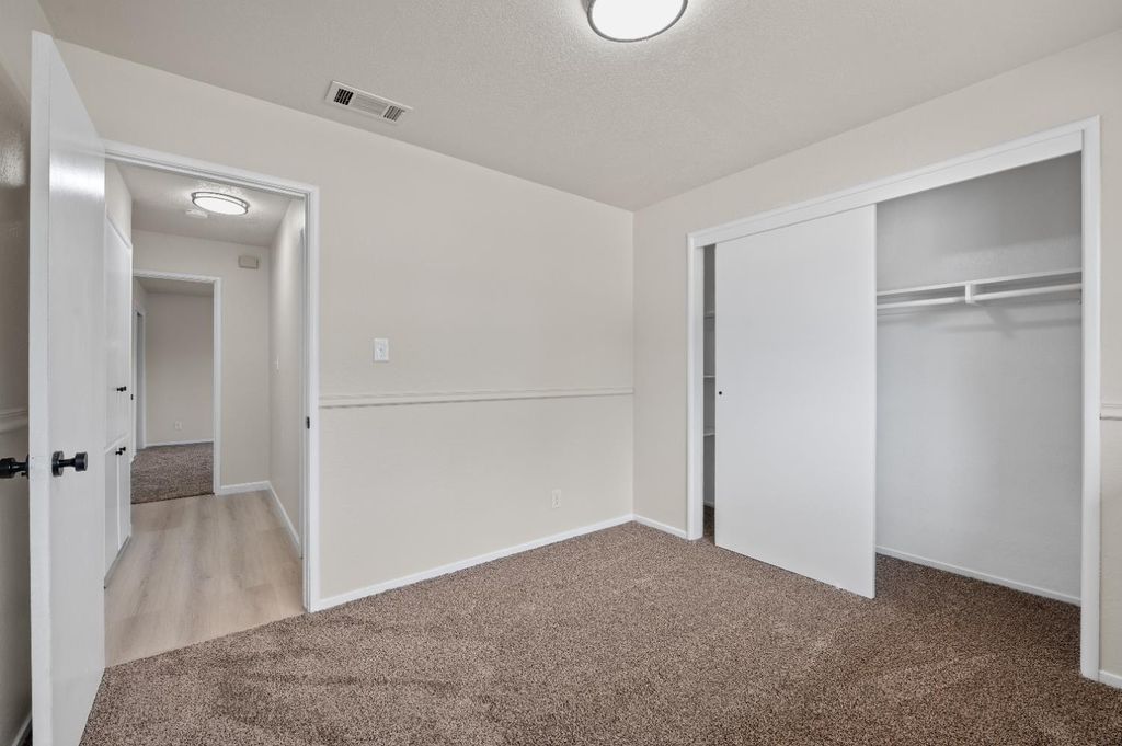Image 17 of property listing at 1555 N Roosevelt Avenue, Fresno, CA 93728