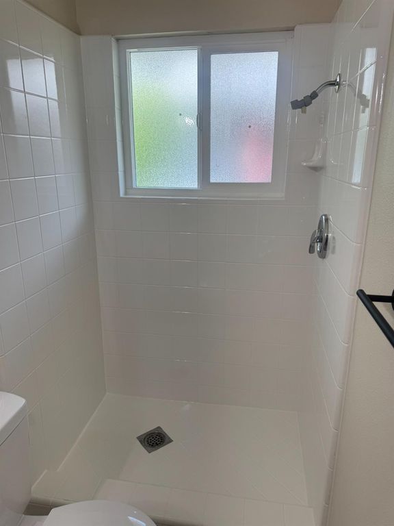 Image 19 of property listing at 1555 N Roosevelt Avenue, Fresno, CA 93728
