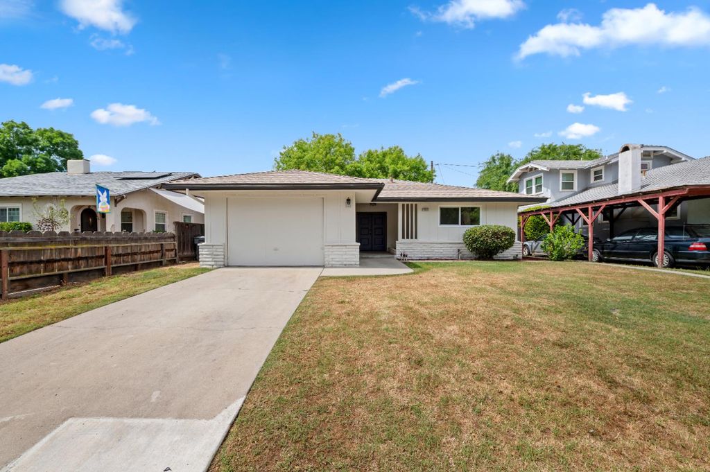 Image 2 of property listing at 1555 N Roosevelt Avenue, Fresno, CA 93728