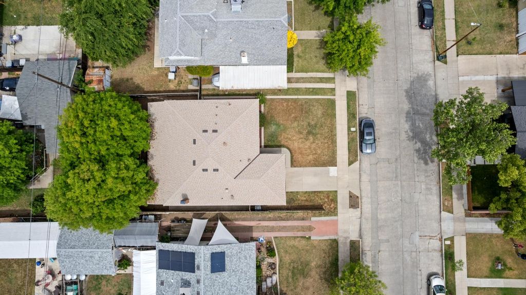 Image 23 of property listing at 1555 N Roosevelt Avenue, Fresno, CA 93728