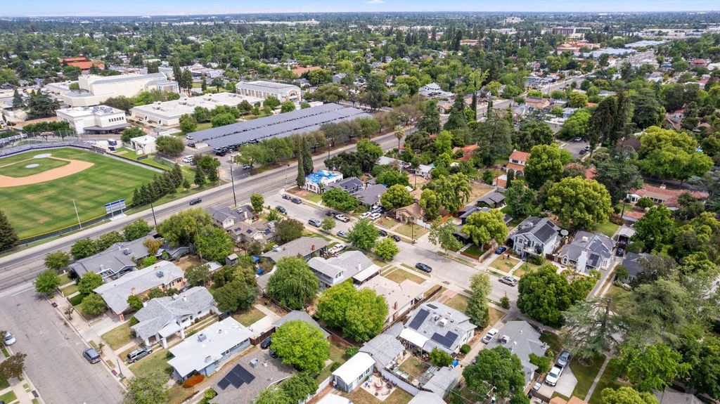 Image 25 of property listing at 1555 N Roosevelt Avenue, Fresno, CA 93728
