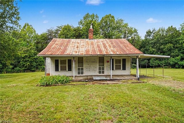 133 Mountain View Road, King, NC 27021
