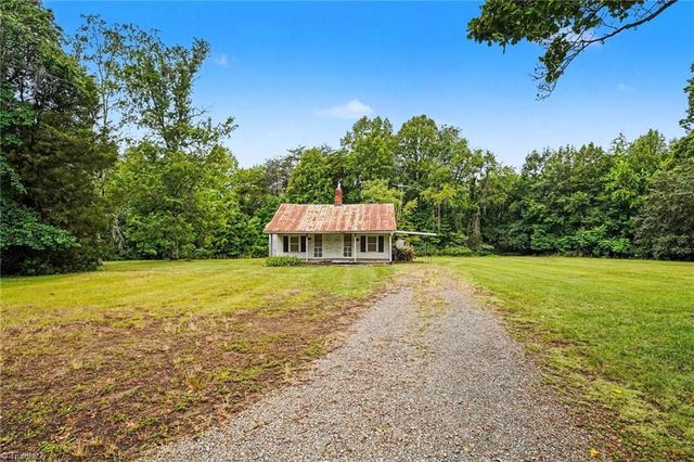 133 Mountain View Road, King, NC 27021