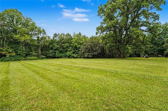 133 Mountain View Road, King, NC 27021