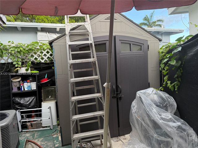 2305 NE 135th Ter, North Miami Beach, FL 33181