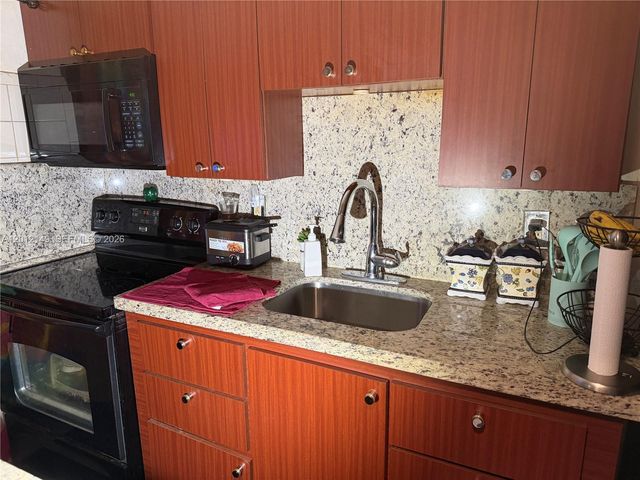 2305 NE 135th Ter, North Miami Beach, FL 33181