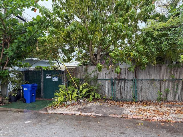 2305 NE 135th Ter, North Miami Beach, FL 33181