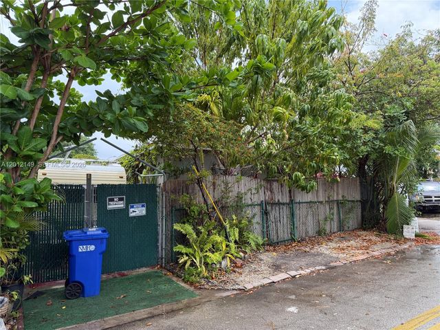 2305 NE 135th Ter, North Miami Beach, FL 33181