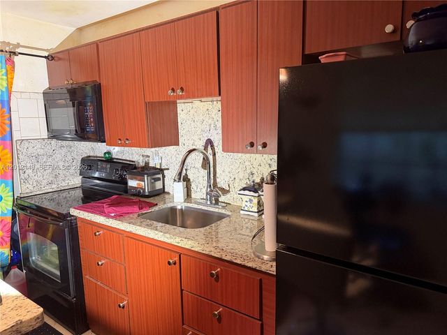 2305 NE 135th Ter, North Miami Beach, FL 33181