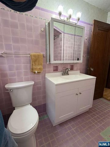 221 Everett Place, Englewood, NJ 07631