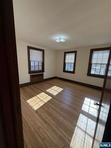 221 Everett Place, Englewood, NJ 07631