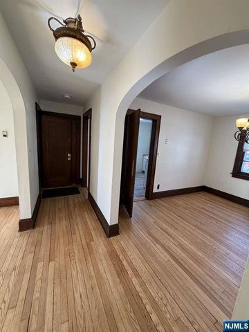 221 Everett Place, Englewood, NJ 07631